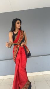 Ushasi Ray Instagram - साहस पूरा हुआ 🫢🫢🫢 Lost in drafts finally posted 🫠 #reels #reelsinstagram #trendingreels #gulabisharara #ushasi
