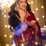 Ushasi Ray Instagram - সকলকে জানাই দীপাবলির অনেক শুভেচ্ছা 🪔✨💖♥️ 📸 @imsayandey 💄 @pritha_dutta_official 🥻 @avijitdasofficial_bengal Styling @kiara_sen111 Kolkata