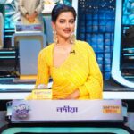 Ushasi Ray Instagram - আজ রাত ৯:৩০এ ZeeBangla দাদাগিরি দেখতে ভুলবেন না , আমরা থাকছি 😃 Outfit & styled by @neelsaha_styled_by_blue Makeup @papiyachanda DRR Studio Rajarhat
