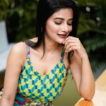 Ushasi Ray Instagram - 🍀💚☘️🍬🌿🌱 Photo credits @sahil_paswan_2646_ @avishekersathe HMU @pritha_dutta_official Dress by @shubhadesignstudio Kolkata