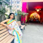 Ushasi Ray Instagram - সকল কে জানাই মহাষষ্ঠীর অনেক শুভেচ্ছা ! শাড়ী জন্মদিনে পেলাম শুভাদি , পুনামদির থেকে @shubhadesignstudio 😃 @talentwala.in @groupmerlin #metadurgapujasquad #pujoadda #durgapuja2023 Kolkata