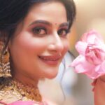 Ushasi Ray Instagram - মা আসছেন শুভ মহালয়া #metadurgapujasquad #durgapuja2023