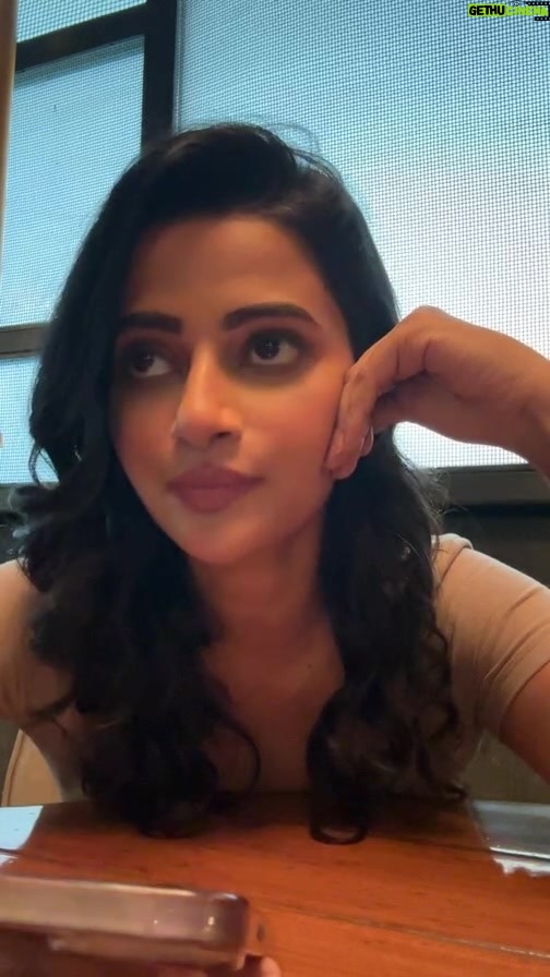 Ushasi Ray Instagram - Chotolok niye kichu kotha !