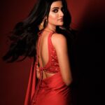 Ushasi Ray Instagram - ❤️✨ From @hoichoi.tv season 7 night 📷 @tales_by_suvyn 💄@makeupbysumanganguly 💇‍♀️ @hairbymousami #hairbymousami 🥻@raj_bnerjee Kolkata