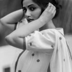 Ushasi Ray Instagram - मुलाक़ात🤍🍁☀️ @imsayandey @threaded_madhab @style_by_madhab @makeupbysumanganguly @hairbymousami Kolkata