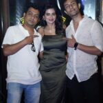 Ushasi Ray Instagram - আমাদের কুমুদিনী ভবনের Success partyr কিছু ছবি| হোচি স্যারকে (@ambarish_bhattacharya )আমরা সবাই খুব মিস করেছি | আপনাদের সবাইকে অসংখ্য ধন্যবাদ আমাদের সিরিজটিকে এতো ভালোবাসা দেয়ার জন্য। কুমুদিনী ভবন হৈচৈ তে স্ট্রিম করছে| @hoichoi.tv @arkadeepmallikanath @rishav_for_you @bhindeshitaraa @soumyabratarakshit @soul_agitator Carpe Diem