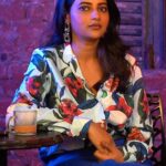 Ushasi Ray Instagram – সে আসছে… 

@ushasi @being_kaustav

#Petni directed by #AbhimanyuMukherjee.
Streaming on November 17th only on #Addatimes, Subscribe Now! 

#Addatimes #NewSeries #AddaEkhonJomjomat #PetniOnAddatimes