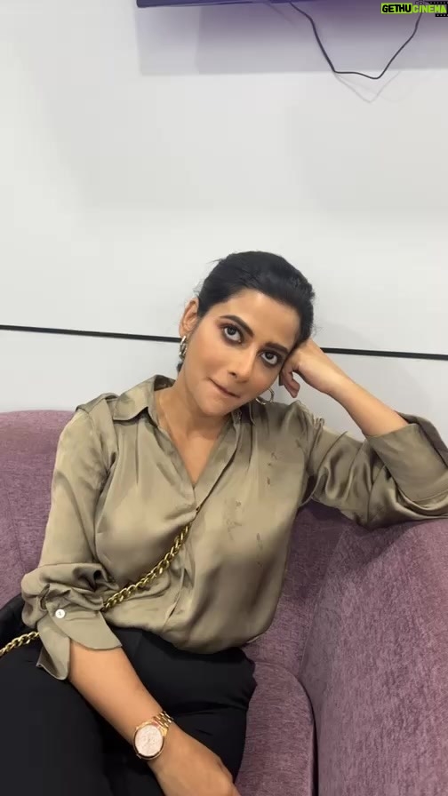 Ushasi Ray Instagram - Chotolok live @abpanandatv @zee5_bangla @priyankasarkarz @damineeb @gauravchakrabarty #indranilroychowdhury