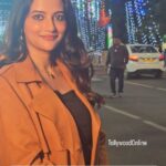 Ushasi Ray Instagram - Celebration started for Christmas as we spotted @ushasi at park street ♥️ Park Street,kolkata