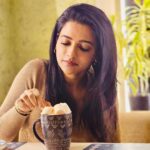 Ushasi Ray Instagram – Marshmallow & Hot chocolate story 😬 Kolkata