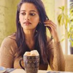 Ushasi Ray Instagram – Marshmallow & Hot chocolate story 😬 Kolkata