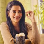 Ushasi Ray Instagram - Marshmallow & Hot chocolate story 😬 Kolkata