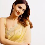 Vaani Kapoor Instagram - आप और आपके परिवार को शुभ दिपावली 🤍🪔✨