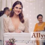 Vaani Kapoor Instagram - Diwali is all about spreading light and love. Allysa blankets are here to add a touch of warmth to your celebrations. Get ready to snuggle up this Diwali. #DiwaliWithAllysa #AllysaBlankets