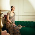 Vaani Kapoor Instagram - नारी in a सारी 🙃✨