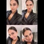 Vaani Kapoor Instagram - Practice what you pose 🤓 #weekendmood