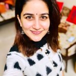 Vaidehi Parashurami Instagram - “The one with short hair!” #throwbackthursday #throwbacktoshorthair #shorthairdontcare