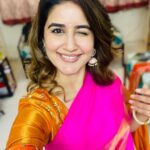 Vaidehi Parashurami Instagram - The winkfie! 😉 Wink away your failures, your problems and move on to work harder! New day, new beginning! #mondaymotivation #nevergiveup #winkfie #selfieseries #failureispartofsuccess