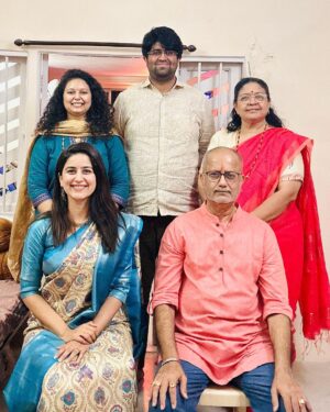 Vaidehi Parashurami Instagram - Diwali photo dump! ✨

#indianfestival #festivevibes 
#traditionalattire #diwalirangoli 
#familytime #priceless