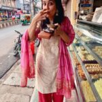 Vaidehi Parashurami Instagram – Weekend mood! 😋

#fridaymotivation #fridayvibes 
#foodlove #sweettooth 
#travel #explore 
#madhyapradesh #incredibleindia