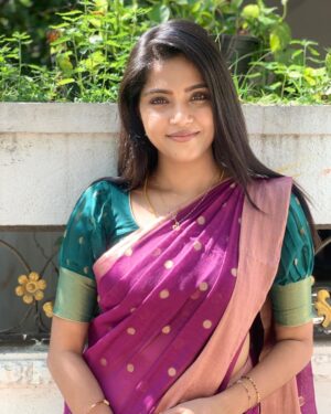 Vaishali Thaniga Instagram - I believe in being strong when everything seems to be going wrong 🤷🏼‍♀️ Anjali will be back 🔜 😉 #beinganjali 

Saree @chettinad_sarees 
Blouse @abarnasundarramanclothing 

#instapost #saree #love #traditional #instalove #positive #vibes