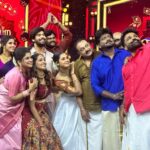 Vaishali Thaniga Instagram - #AlaparaKelappurom with Anandha Raagam family 🤍 “Vinayagar Chathurthi” Special Show Tomo at 8am only on @suntv 💯💥 Don’t miss it ! Styling : @oshinanil @varshonit 💯 #happyganeshchaturthi #happyvinayagarchathurthi #vinayagarchathurthi #anandharaagam #aswathchandrasekar #vjaswath #anusha #anushaprathap #suntv #specialshow Sun Direct Tv Pvt Ltd