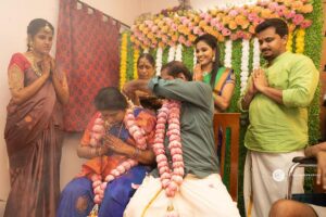 Vaishali Thaniga Instagram - So Blessed to see my parents wedding 😍 Happy 60th Appa ❤️ #shashtipoorthi #appaamma #momanddad #wedding #family #celebration 

Thanks to the team behind 
MUAH @makeup_by_hashini_trichy 
Jewellery @bridal_gallery_ 
Photography @carvingmemoriesphotography 
Decor @event_planz