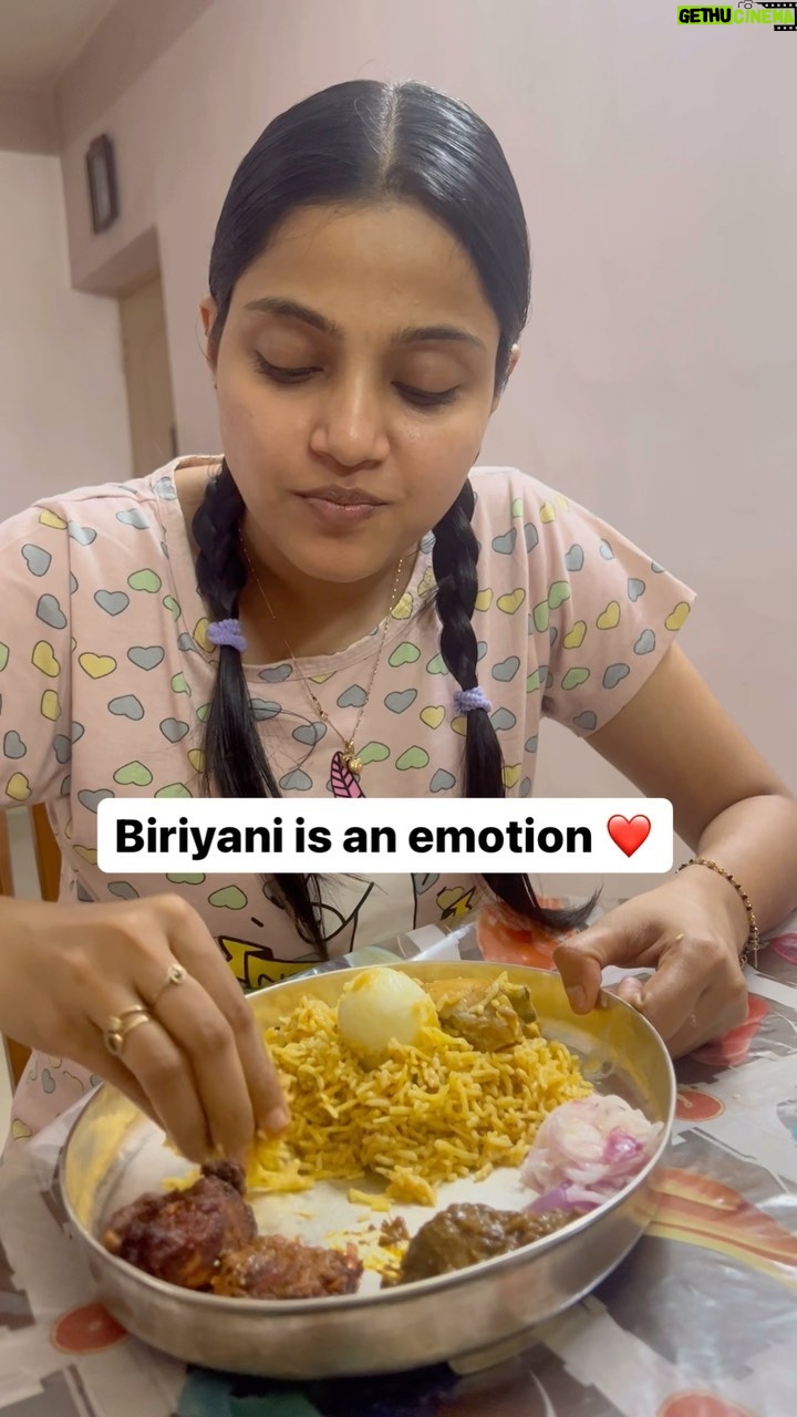 Vaishali Thaniga - 51.6K Likes - Biriyani is an Emotion ❤️ Tag those Biriyani Lovers 😍😬
#biriyani #love #instareels #reelsvideo #trendingreels #trending #annapoorani #nayanthara #movie #instalove #foodie #foodlove #instadaily #style #actress #life #blogger #foodporn #reelitfeelit #reelsvideo #instamood