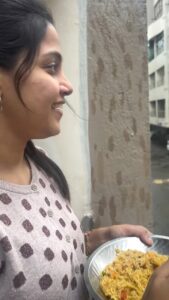 Vaishali Thaniga Instagram - Tag those noodles lover 😘 All safe in chennai ? Stay safe makkale ❤️ and go out when there is an emergency, take care 😊 #instareels #reelsvideo #michaung #cyclone #chennai #heavyrain #staysafe #stayhome #staysafeeveryone #trendingreels #chennairains #climate #noodles #foodie #instafood #foodlove #actress #blogger #instafood #instadaily Vanagaram, Chennai