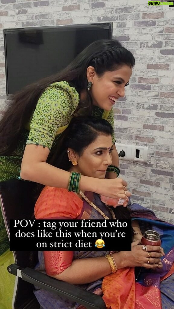 Vaishali Thaniga Instagram - Relatable ?? Tag those foodie friend in your gang who loves to irritate you always 😂👇🏻 Video courtesy @baarbiebridal ❤️ #instareels #reelsvideo #instadaily #shooting #spot #fun #instalove #reelsvideo #reelsviral #reelsinstagram #friday #fridayvibes #instalove #muthazhagu #anjali #actress #style #blogger #life #instafashion #foodie #foodiegram