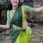 Vaishali Thaniga Instagram - Loving the climate 😍 going with the trend 💃🏻 Saree @chettinad_sarees Blouse @abarnasundarramanclothing Jewellery @kabijewellery Hairstyle @baarbiebridal #instareels #raindance #rainlove #climate #bliss #happiness #dance #love #instareelsindia❤️ #reelsviral #trendingreels #trendingsongs #trending #dancevideo #reelsinsta #instalove #actress #actresslife #dancelife
