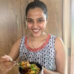 Vaishali Thaniga Instagram - Maggi loveers will fall in love with this recipe ❤️ do try and share your feedback makkalae 😊 Tag those Maggi lovers 😍 #instareels #reelsvideo #reelsinstagram #foodreels #foodporn #blogger #maggi #lover #couplegoals #realcouple #instafood #foodstagram #healthy #lifestyle #climate #evening #snack #weekend #weekendvibes #snacktime #sunday #sundayfunday