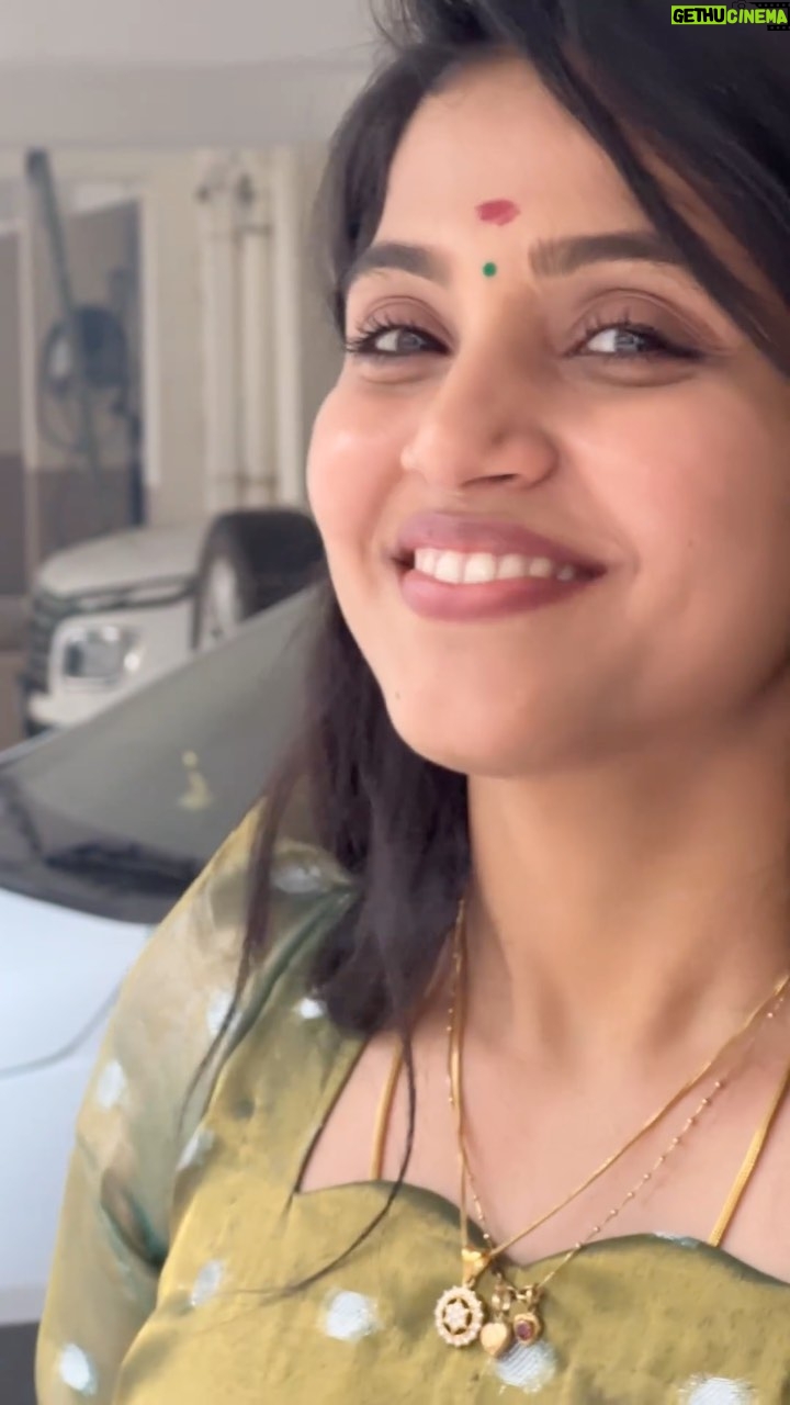 Vaishali Thaniga - 33.2K Likes - எங்களோடா இந்த வருஷ தீபாவளி 2k23 🪔🌟 #diwali #2k23
Outfit @abarnasundarramanclothing This beautiful outfit was customised by my darling abarna @abarnasundarramanclothing ❤️ thank you so much da for working on in the last moment 😘
#instareels #reelsvideo #reelsviral #trending #trendingreels #trendingsongs #diwali #festive #lights #happines #couple #couplegoals #realcouple #actress #blogger #style #vibe #instalove