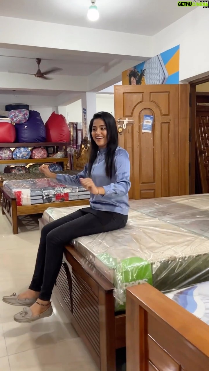 Vaishali Thaniga Instagram - *#EXTRA SAVINGS N EXTRA GIFTS !!!* AT *EAGLE RETAIL!!!* *DIWALI FLASH SALE*✨ *2 DAYS* - *INDIA’s Lowest Price* *4Hours* - *Countless Gifts* *3 Leds Free* - *Every 1 Hour* *Three Days Thriling Offers* ALSO ✅ Enjoy up to *Rs. 25000 INSTANT DISCOUNT* with All Major Bank Credit & Debit Cards🥳 *+* ✅ Get Gift Vouchers worth *Rs. 3000** on All Debit & Credit Card Emi Purchases. ✅ Get *12500* Cashback Through *Bajaj Finserv* + ✅ *1 Emi free* on Major Appliances. On Latest Mobiles | Home Appliances | Kitchen Appliances | Home Furniture Visit our stores to get additional offers: Contact : *8939398382* *Follow us: https://www.instagram.com/eagle_retail/* T&C apply. *EAGLE RETAIL* Guindy Adambakkam Moulivakkam Medavakkam Pallavaram Ambathur Tambaram Saidapet Guduvancheri... #diwalisale #offers #festival #season #diwaligifts #homeappliances #fridge #washingmachine #led #furnitures #eaglemobiles #eagle electronics #eagledeals #eaglediwaliflashsale #festivalofdiscounts #offersgiftsrewards @makmediaandentertainment @karthikrengaraj @mani_aka_mak