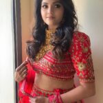 Vaishali Thaniga Instagram - My recent seminar Bollywood reception look created by @ojasrajani ❤️ she was really sweet and learnt many new techniques 😊 pleasure working with you 🤩☺️ Beautiful outfit from my all time favourite store @diademstore.in ❤️ And thank you vellore makkalae for the love ❤️ love you all 😘 Comment below if you like my look ❤️👇🏻 #newpost #bollywood #reception #look #instapost #seminar #vellore #photoshoot #makeuplook #hairstyles #instalove #bollywoodstyle #clothing #accessories #instaphoto