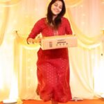 Vaishali Thaniga Instagram - Grooving to this new festive beat and taking on the #AmazonHookstepChallenge . Do you hope to winning a brand-new iPhone 15 for FREE or Amazon gift cards? Take part in this challenge and lucky winners can get a chance to win these! So participate now, tag me & @amazondotin in your entries and nominate your friends to take this challenge forward. Use the #AmazonGreatIndianFestival #OpenBoxesOfHappiness #ad #AmazonHookstepChallenge . Hurry, contest ends soon!