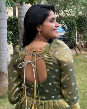 Vaishali Thaniga Instagram - Diwali 🪔 2k23 😊

Outfit customised by @abarnasundarramanclothing ❤️

#diwali #light #vibes #festive #2k23❤️ #instapost #instadaily #photograph #happines #love #goodvibes #instafashion #style #traditional #actress #blogger #instamood #newpost #postoftheday