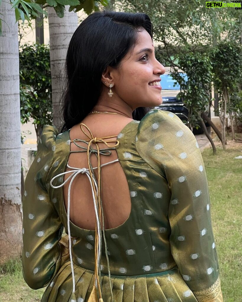 Vaishali Thaniga Instagram - Diwali 🪔 2k23 😊 Outfit customised by @abarnasundarramanclothing ❤️ #diwali #light #vibes #festive #2k23❤️ #instapost #instadaily #photograph #happines #love #goodvibes #instafashion #style #traditional #actress #blogger #instamood #newpost #postoftheday