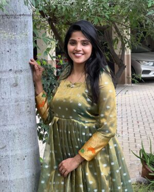 Vaishali Thaniga Instagram - Diwali 🪔 2k23 😊

Outfit customised by @abarnasundarramanclothing ❤️

#diwali #light #vibes #festive #2k23❤️ #instapost #instadaily #photograph #happines #love #goodvibes #instafashion #style #traditional #actress #blogger #instamood #newpost #postoftheday