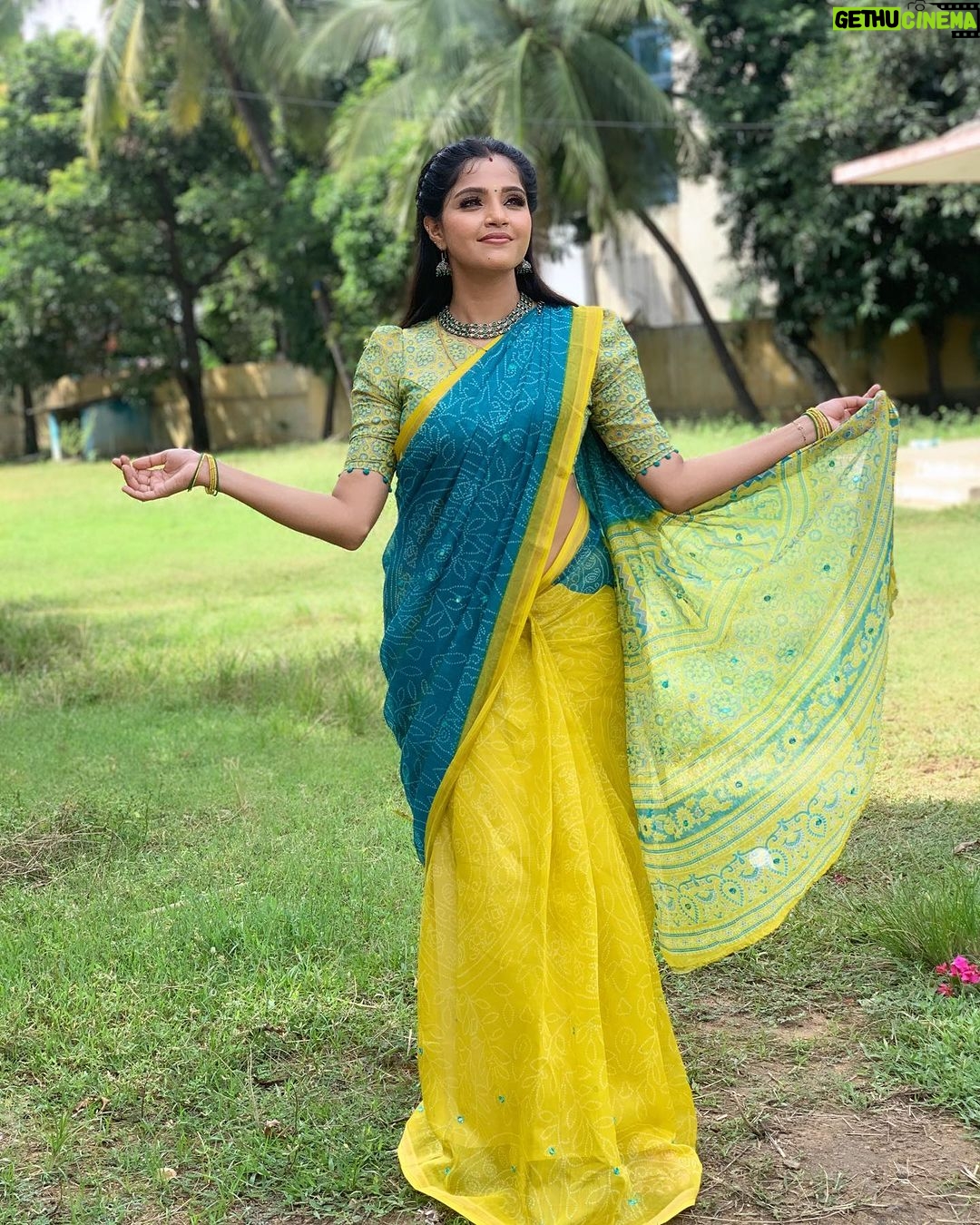 Vaishali Thaniga Instagram - Saree @chettinad_sarees ❤️ Thank you so much darling for sending me the best ones with good quality 😘💯loved these sarees , too soft and comfortable 😍 #instapost #weekend #vibes #saree #sareelove #traditional #photography #nature #bliss #instalove #actress #fashionista #blogger #instadaily #happiness #crazy #makeuplover #actor #tamilindustry #photoshoot #shoot #life #lifestyle #weekendmood