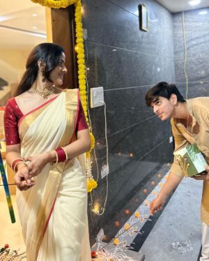 Vaishnavi Chaitanya Instagram - May this festival of lights brightens your life and bring happiness and joy to you

HAPPY DIWALI 🪔❤️😇