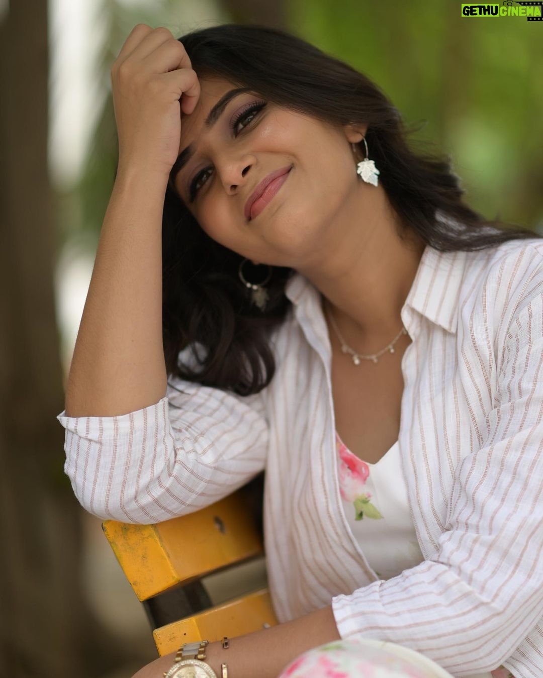 Vaishu Sundar Instagram - Happiness begins with loving yourself, every beautiful inch, no matter what anyone else thinks—and forgiving yourself, too, so that you can grow. Costume : @anu_srinivasan.as Makeup and hairstyle : @marysbridalstudio Photography : @sathyaphotography3