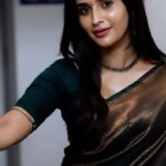 Vaishu Sundar Instagram - Kanaadi munne nindru ❤️❤️ Saree : @rs_fashionss_ Videography: @satz.photography