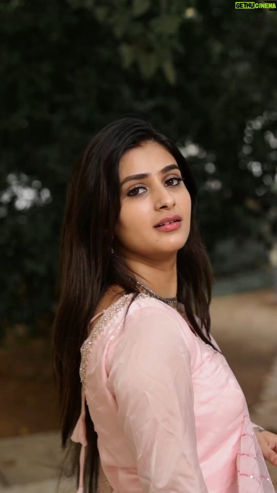 Vaishu Sundar Instagram - Live life to the fullest, and focus on the positive Beautiful @vaishusundarofficial Costume @anu_srinivasan.as Shot by @sathyaphotography3 @deepthi_muraleedharan #vaishusundar #sathyaphotography Chennai, India