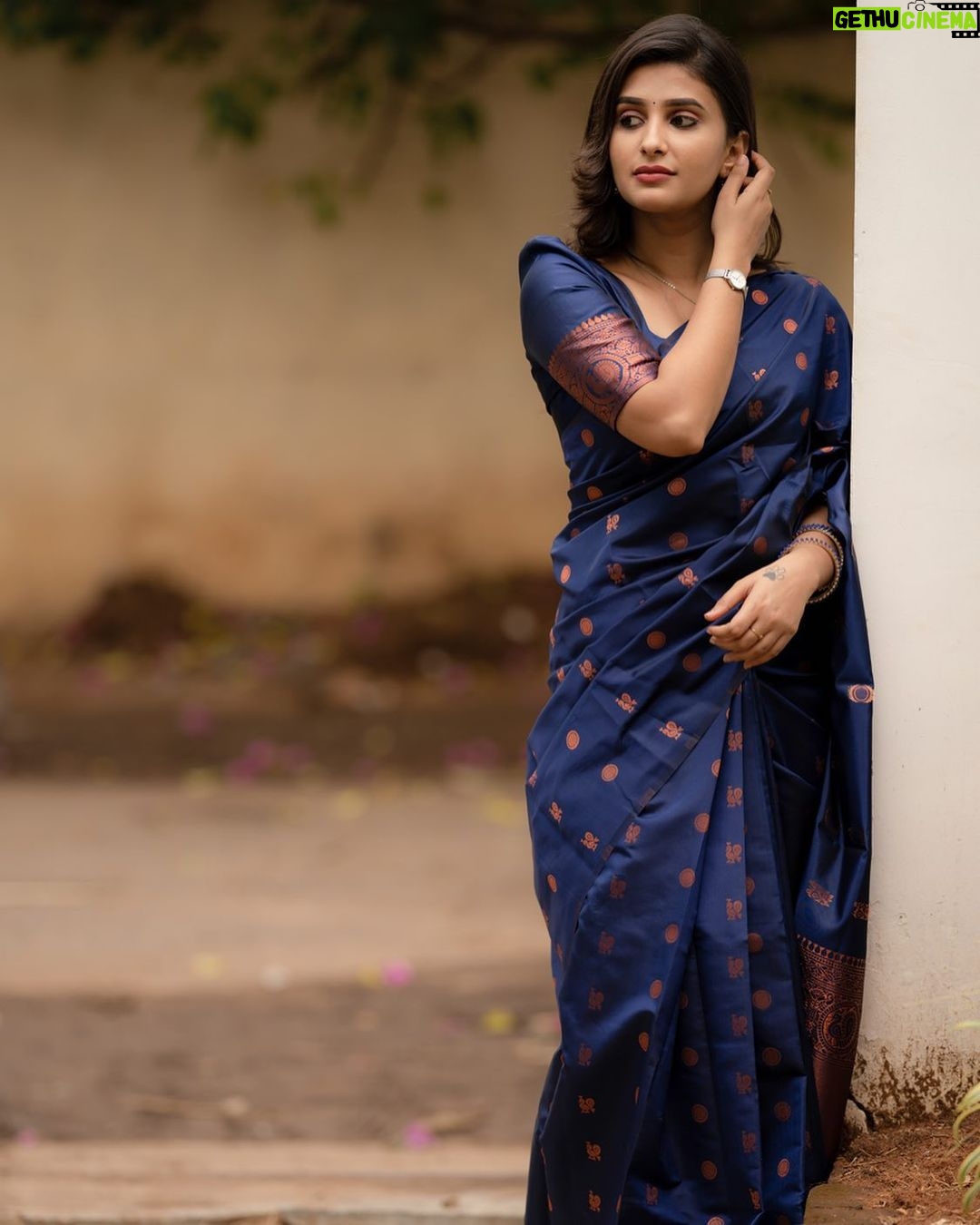 Vaishu Sundar Instagram - Present yourself as you wish to be addressed.🤵🏻♀️🤵🏻♂️ Ponni Serial Heroine Artist Vaishu Sundar Latest Photoshoot Costumes - @ivalinmabia Photographer - @camerasenthil Makeup - @rajalakshmi_bridalmakeup Hair - @makeovers_by_ranjitha Shoot Organized by @rrajeshananda
