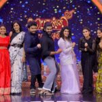 Vaishu Sundar Instagram – Hope you all enjoyed Ponni veettu Kacheri 🫶❤️☺️
@actorsabari @vaishusundarofficial @karthik_sasidharan_official @jananeprabhu_official @shiyara_sharmi @tharsika_tharshi 

My costume designed by @vika.label 

Photo : @ashok_chintala