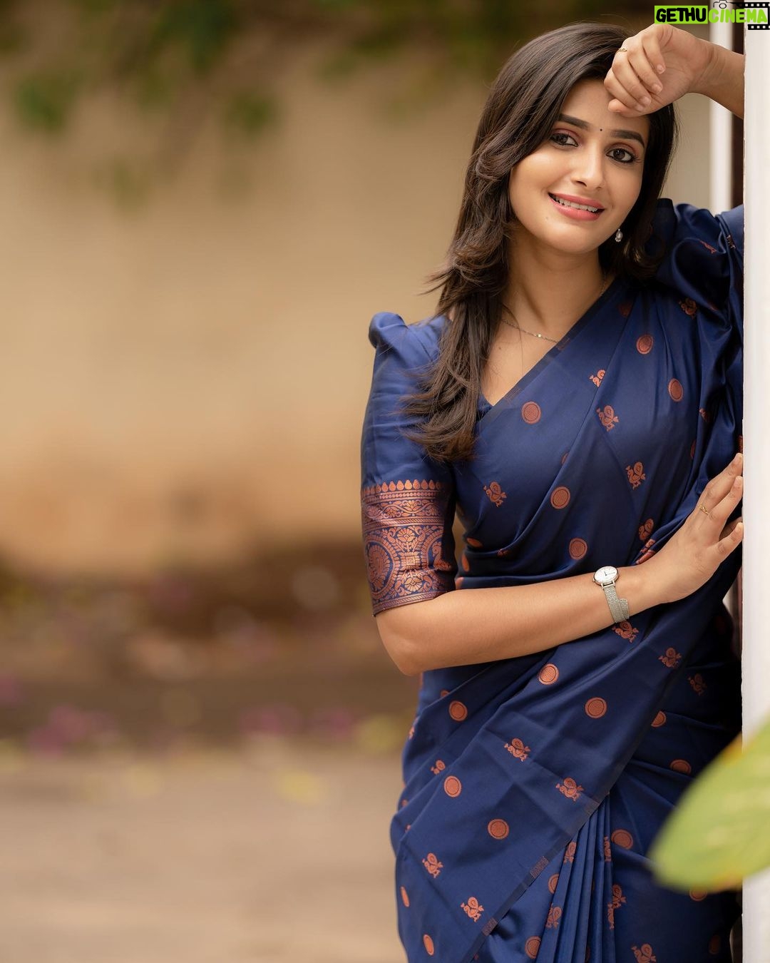 Vaishu Sundar Instagram - Costumes - @ivalinmabia Photographer - @camerasenthil Makeup - @rajalakshmi_bridalmakeup Hair - @makeovers_by_ranjitha Shoot Organized by @rrajeshananda