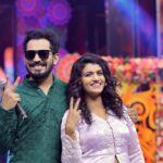 Vaishu Sundar Instagram – Hope you all enjoyed Ponni veettu Kacheri 🫶❤️☺️
@actorsabari @vaishusundarofficial @karthik_sasidharan_official @jananeprabhu_official @shiyara_sharmi @tharsika_tharshi 

My costume designed by @vika.label 

Photo : @ashok_chintala