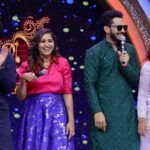 Vaishu Sundar Instagram – Hope you all enjoyed Ponni veettu Kacheri 🫶❤️☺️
@actorsabari @vaishusundarofficial @karthik_sasidharan_official @jananeprabhu_official @shiyara_sharmi @tharsika_tharshi 

My costume designed by @vika.label 

Photo : @ashok_chintala