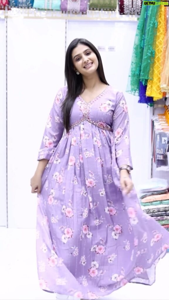 Vaishu Sundar Instagram - Exclusive Collection Only For Women City Girls No 37 2nd Avenue Anna Nagar Opposite Poorvika Trending Outfits Office Wear. Party Wear. Casual Wear. Westernwear. Contact Number 9363534123 8925048002